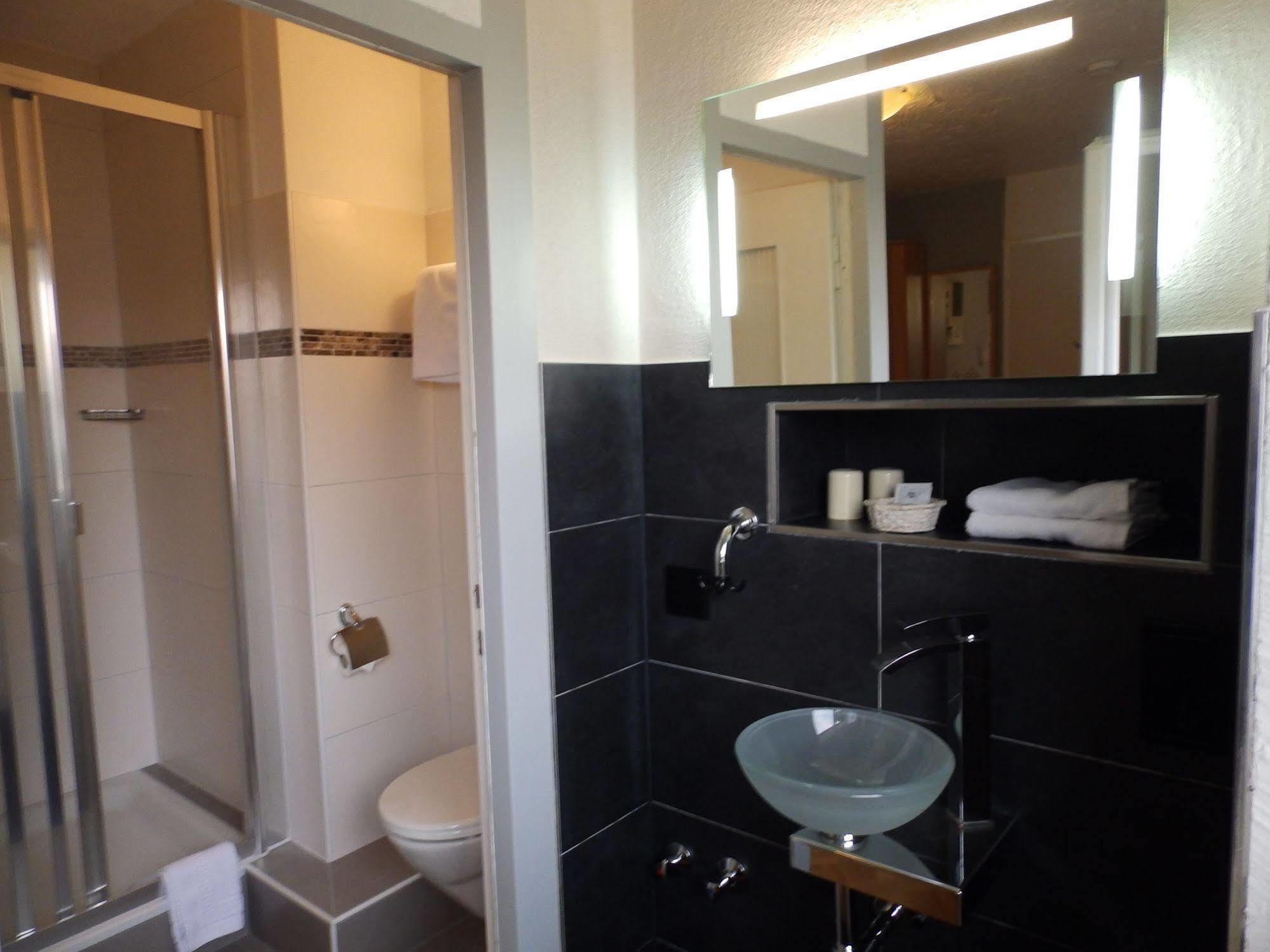 H41 Inn Hotel Garni Freiburg (Adults Only) Gundelfingen  Exterior foto